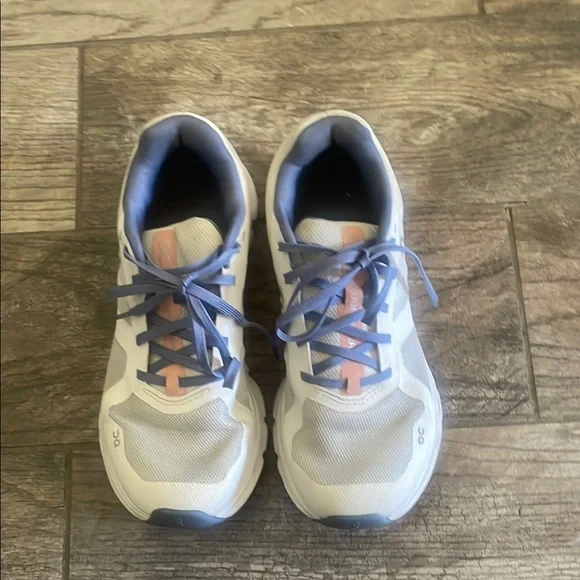 On CloudWomen shoes - White and periwinkles - Picture 1 of 9